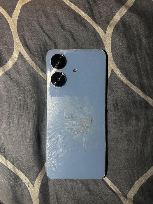 Realme note 60.