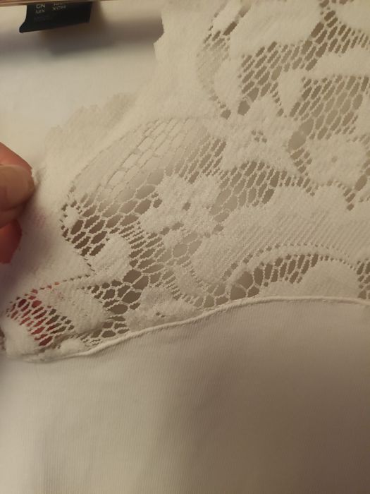Bluza mulata cu decolteu din dantela H&M