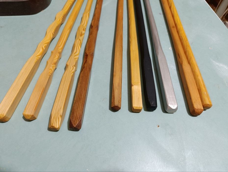 Указки деревянные.