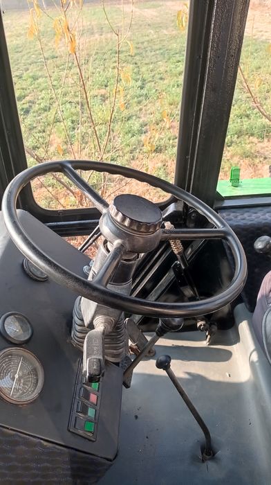 МТЗ 811 трактор сотилади.