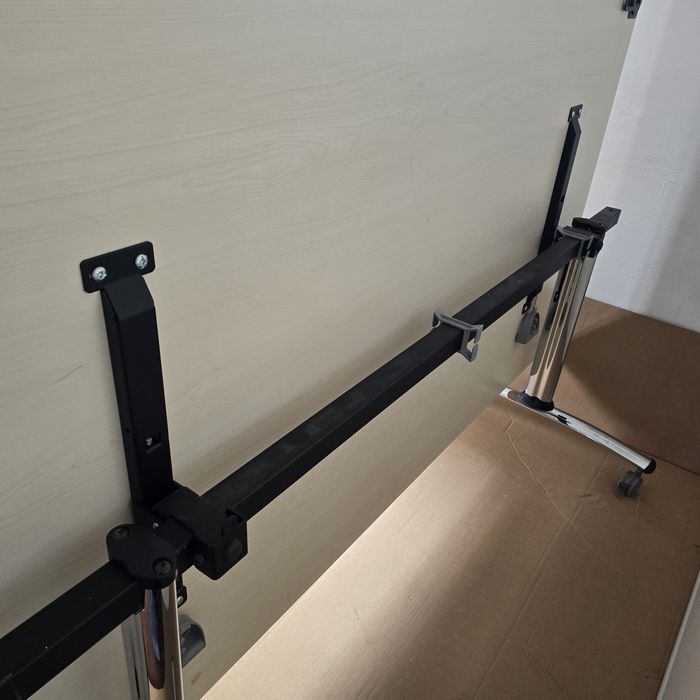 Masă de conferință pe roți cu blat rabatabil pt birou/evenimente