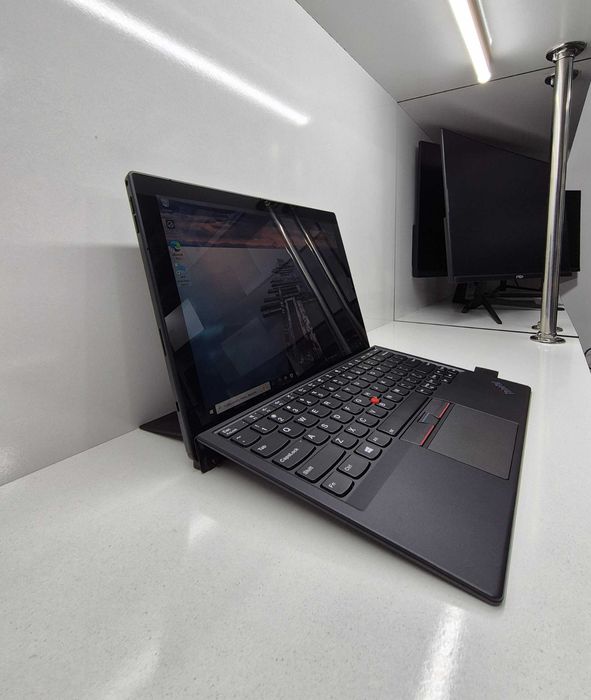 Lenovo Core i5-7Y57 8/256