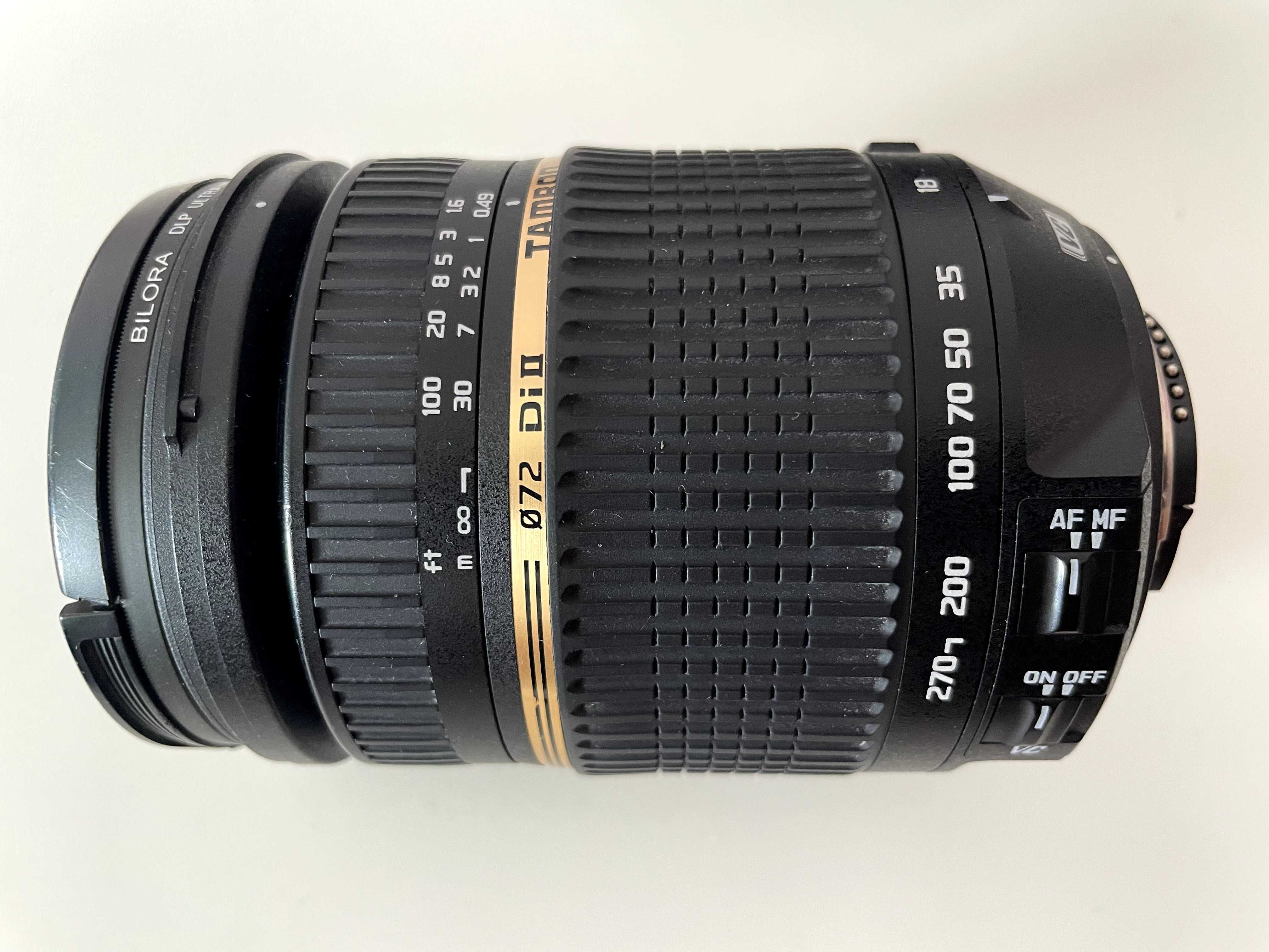 Vând aparat foto DSLR Nikon D7200 cu obiectiv Tamron 18-270 mm!