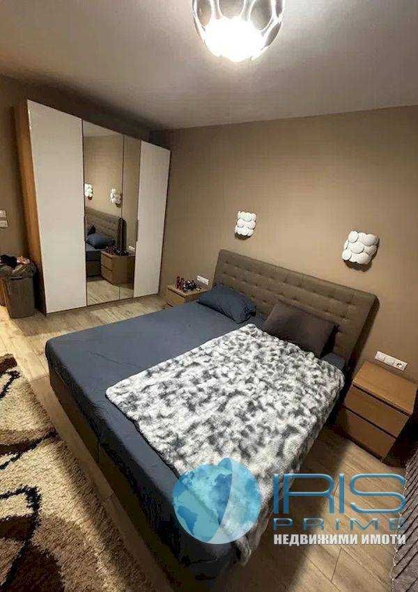 Продава се Тристаен апартамент в Шумен, 2-ри корпус - 98 кв.м за 1633 €/кв.м - Снимка #6