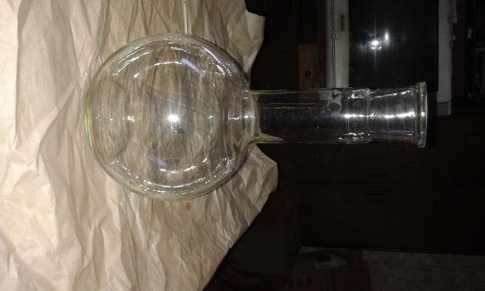 Лабораторна стъклария различна.