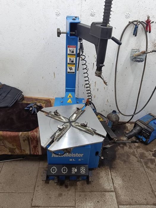 Продаю шиномонтажный станки разболтовка и балансеровка