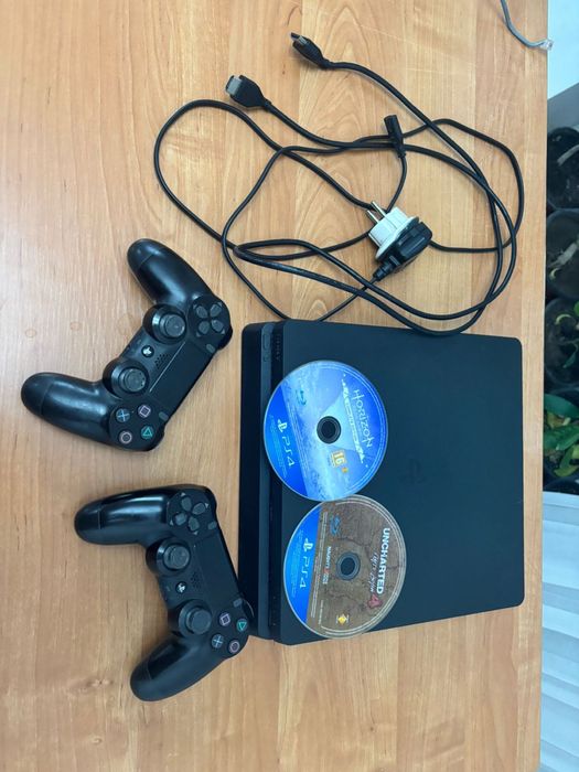 Playstation 4 slim edition