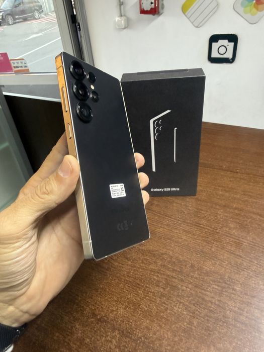 Vand Samsung S25 Ultra 256Gb impecabil Full box