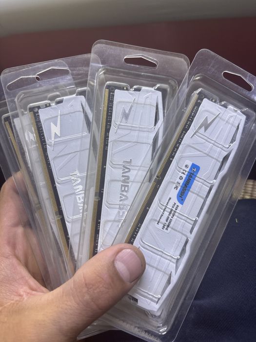 озу 8ge DD4 3200MHZ 4шт по 8ge срочна продам