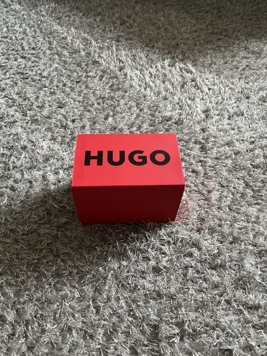 Часовник на hugo boss топ качесто чисто ново