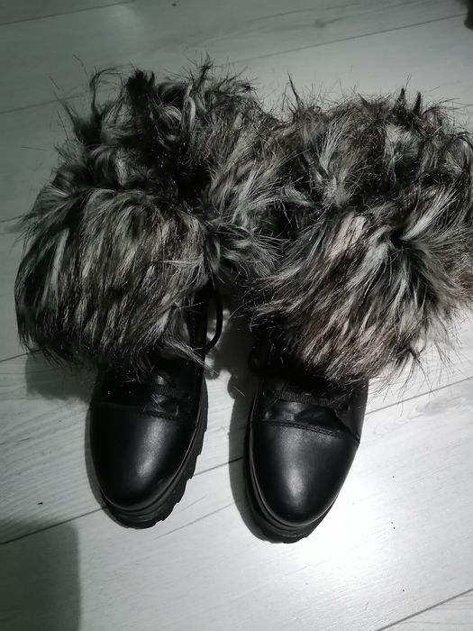 Продавам дамски боти