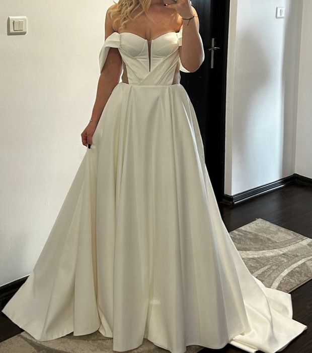 Vând rochie de mireasă model A-line