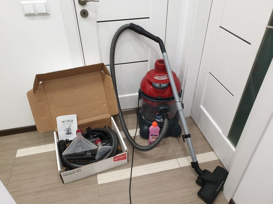 Прахосмукачка Arnica Hydra Rain Plus 2400w сухо и мокро почистване с Г