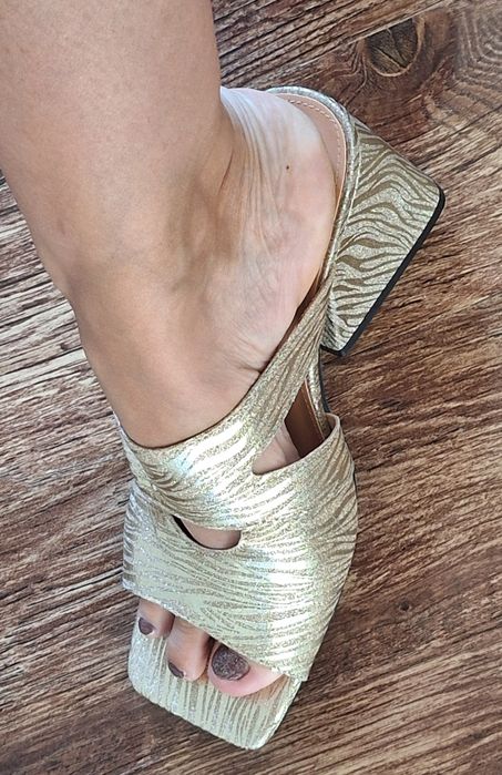 Saboți noi foarte comozi