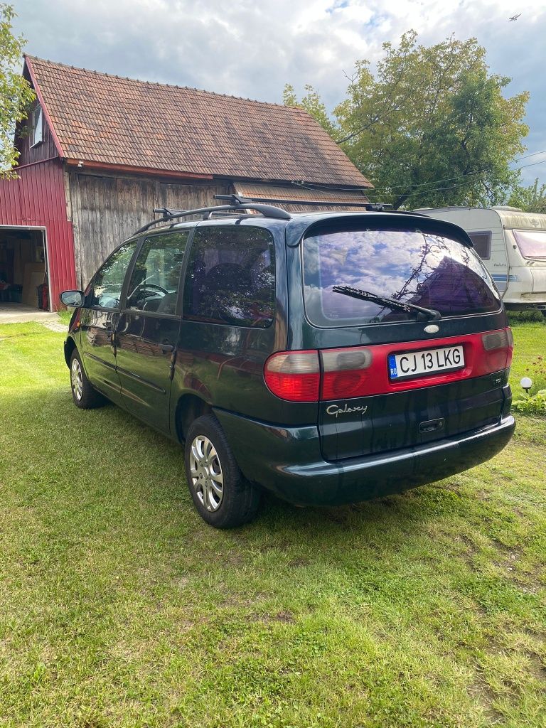 Vând Ford Galaxy