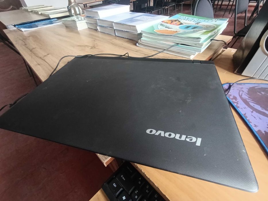 Notebook Lenovo sotiladi