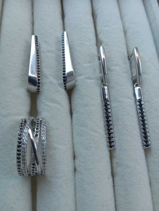 Комплект бижута: обеци и пръстен. За жени. Стилен.