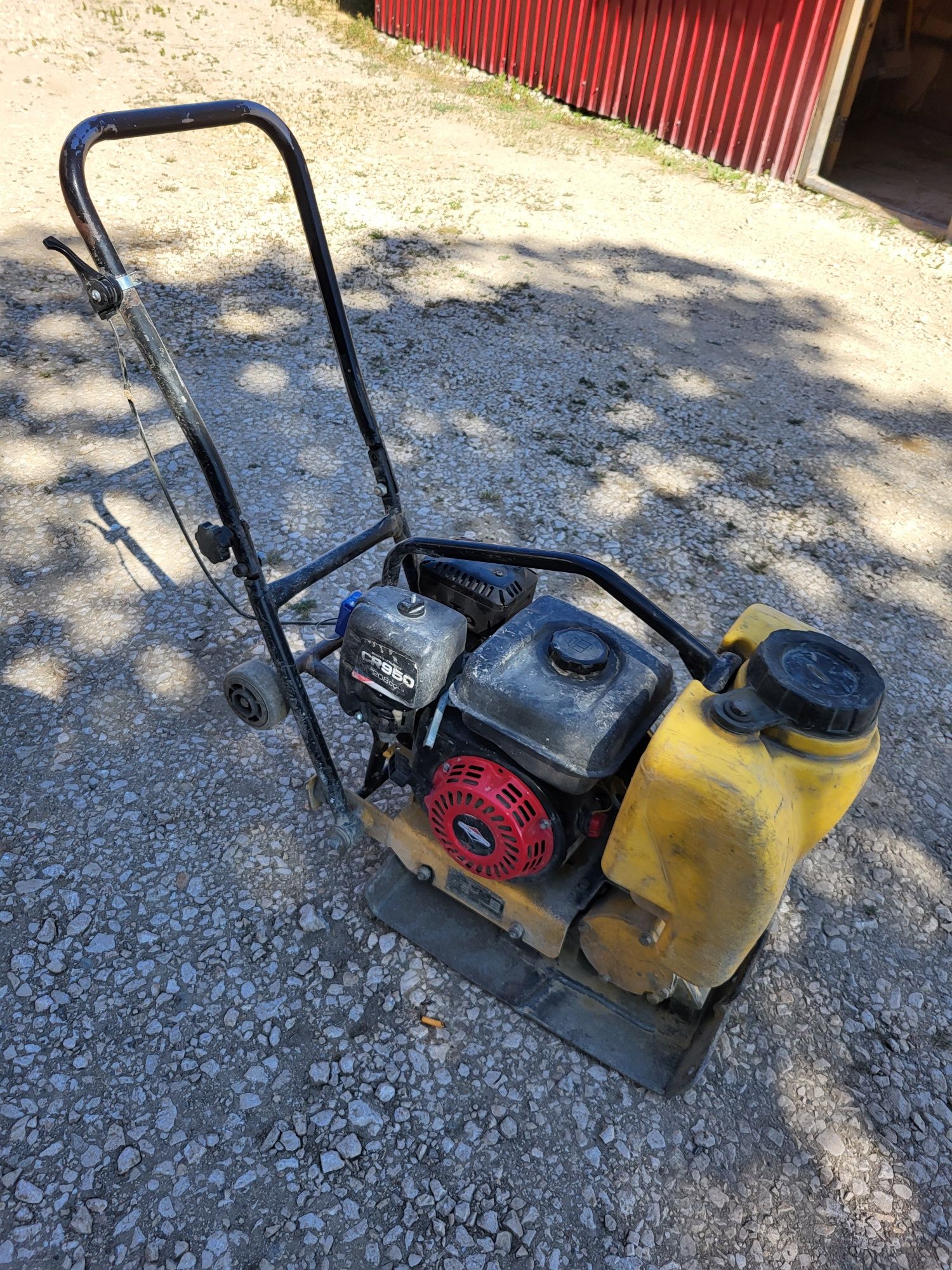 De vanzare placa vibranta/compactor Masalta motor Briggs and Stratton