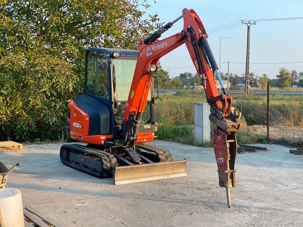 Închiriez Miniexcavator de 3 tone nou,Buldoexcavator!