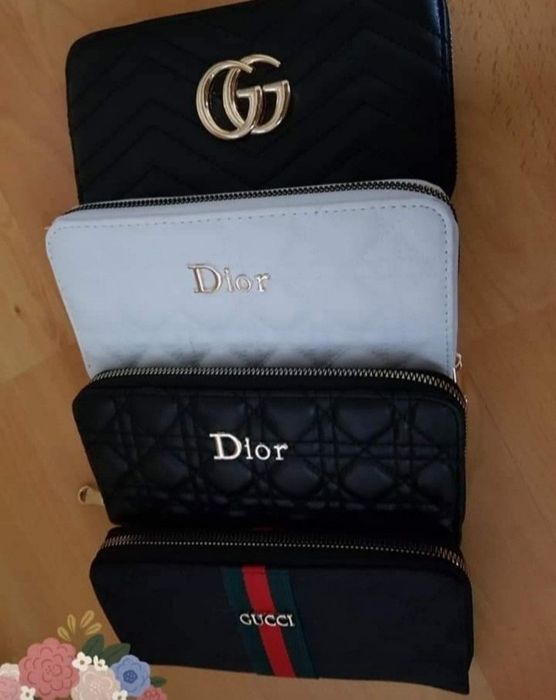 Portofele dama,diverse nuanțe, logo metalic auriu  import Italia