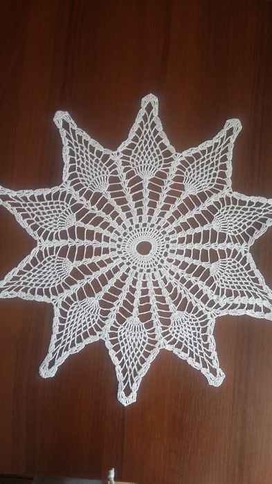 Салфетки вязаные крючком, ручная работа.