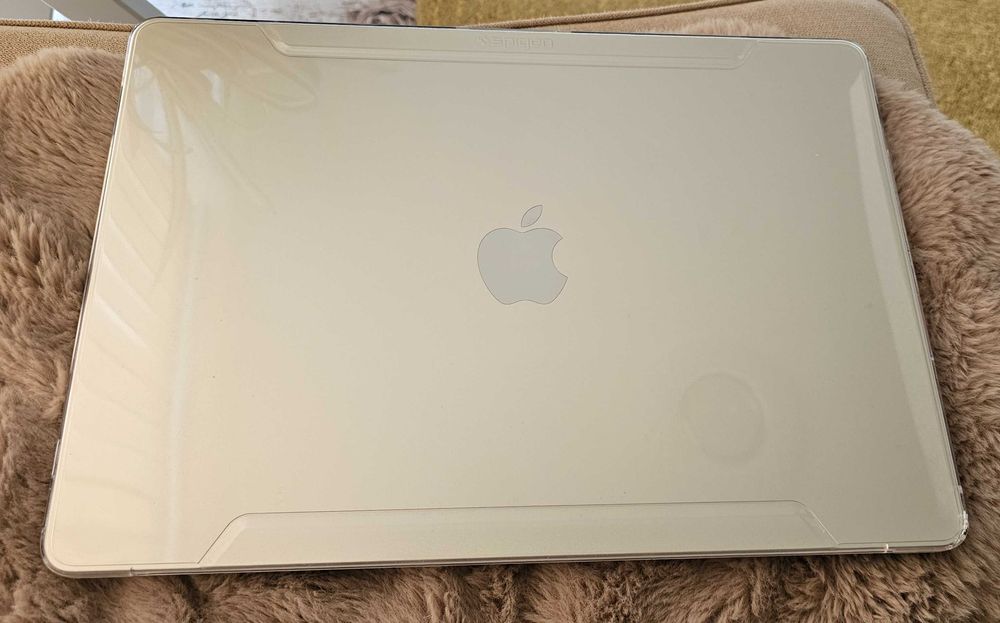 Apple MacBook Air 15.3" 8G/256 2024 + Apple мишка