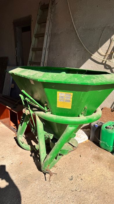 Masina imprastiat ingrasaminte Amazone  600 kg