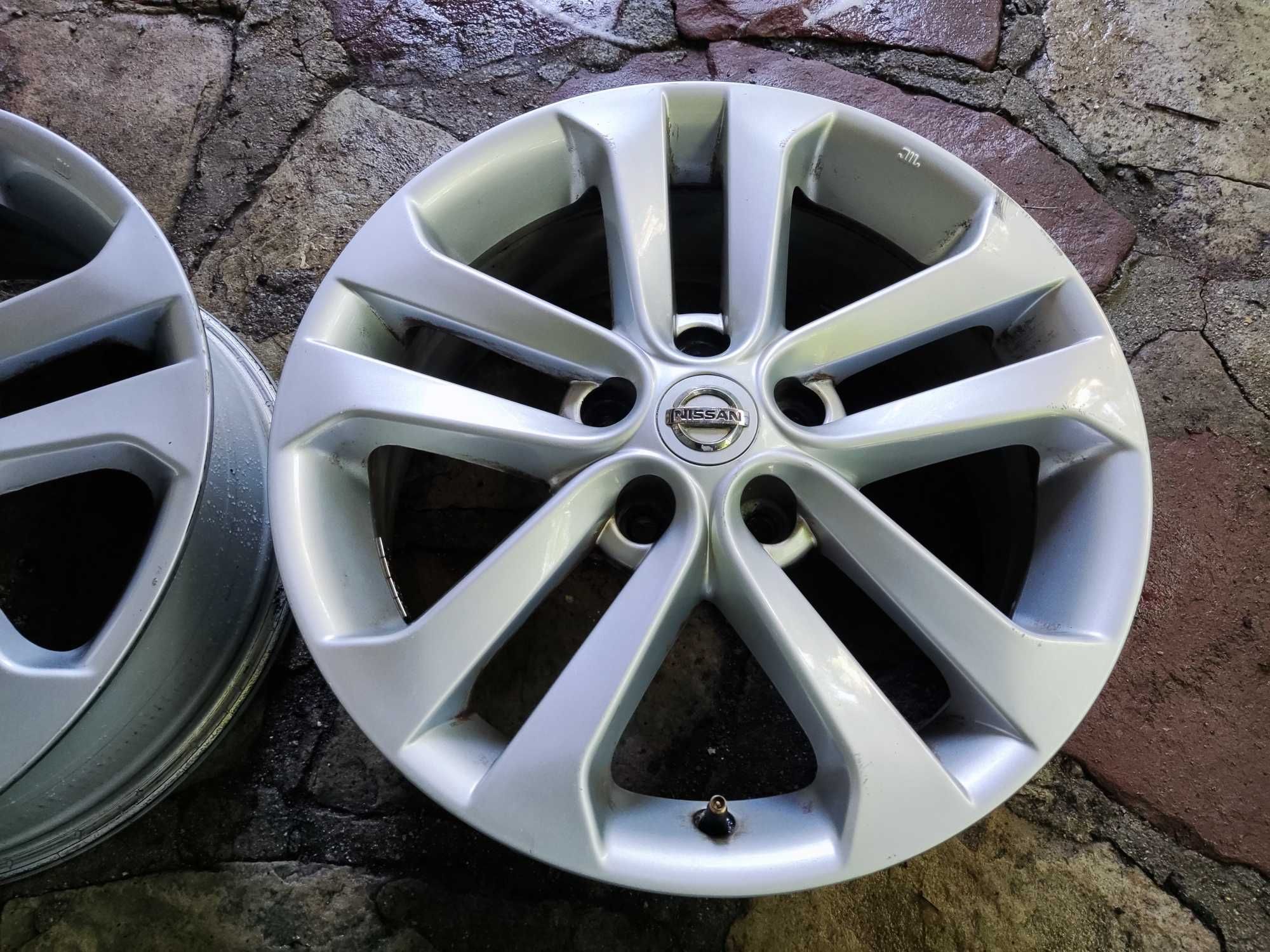 17 цола Нисан 5x114,3 оригинални лети джанти Nissan 5x114,3