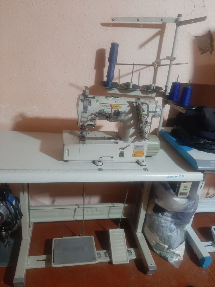 Tikuv moshinasi rashma sotiladi