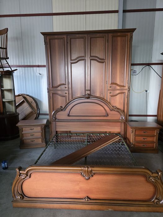 Dormitor complet din lemn k nou imp Italia Pat noptiere dulap