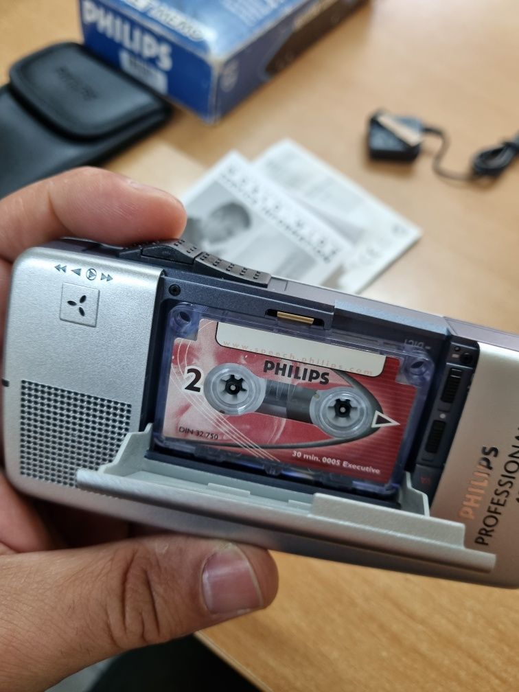 Диктофон Phillips Филипс Professional чисто нов made in Austria