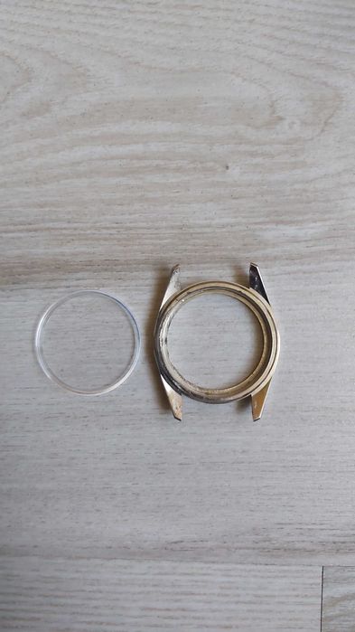 Vand carcasa Timex si carcasa cu geam ceas