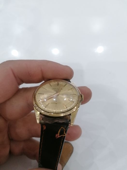 Позлатени часовници