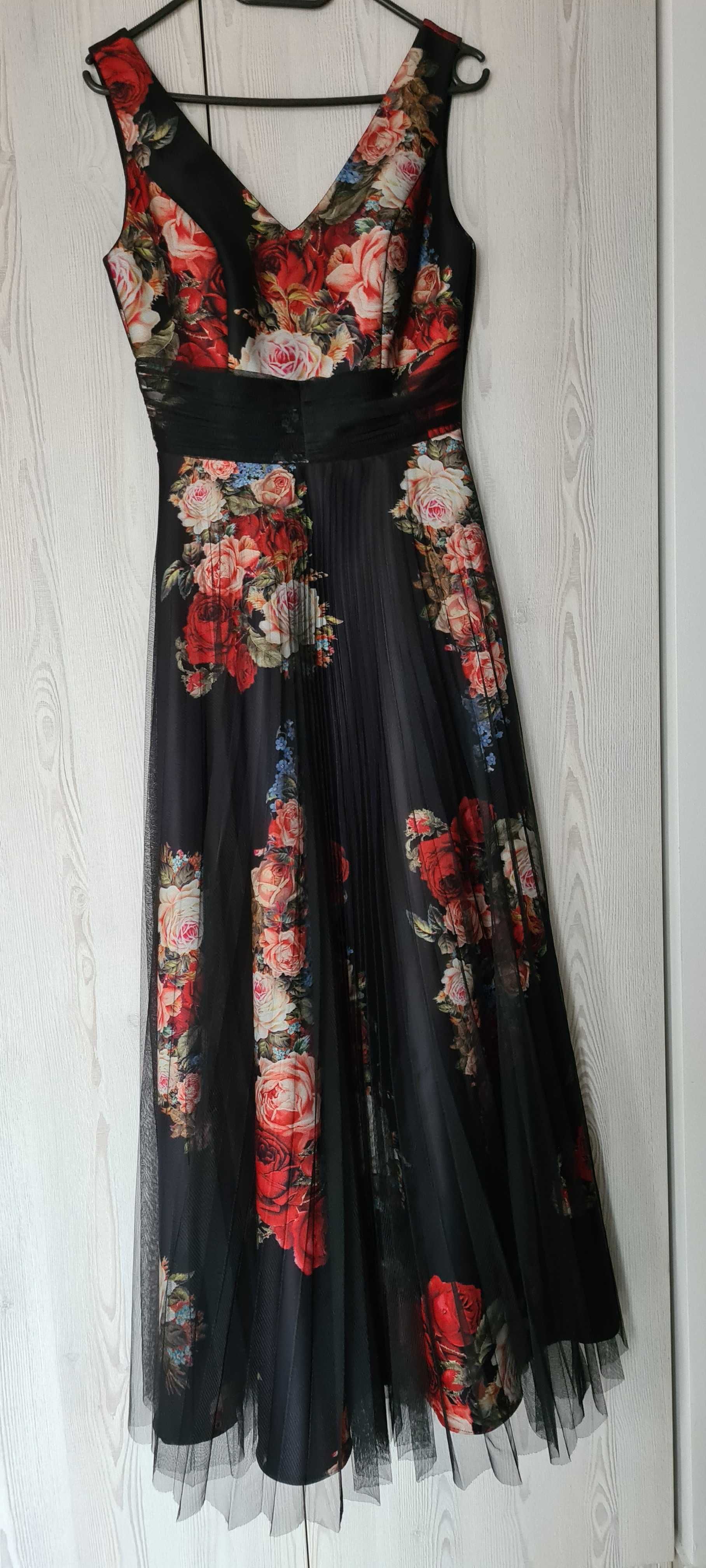 Rochie de seară lungă, neagră cu flori colorate
