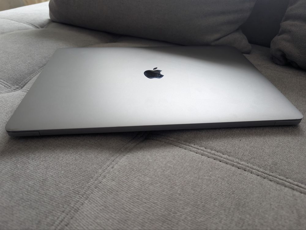 APPLE MACBOOK PRO 16 i9 64gb 1tb rx5500m 4gb