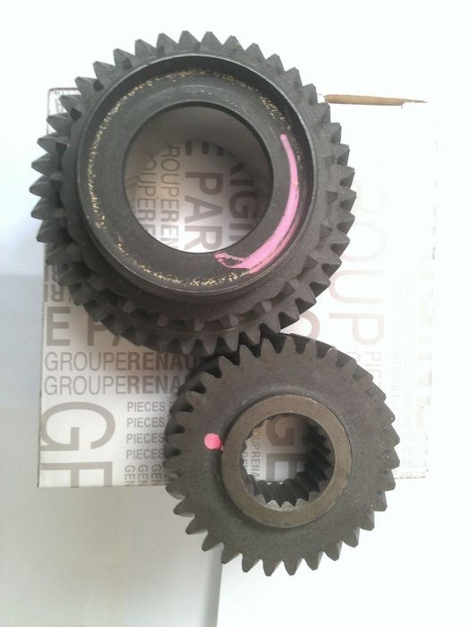 Vând set pinioane treapta 5 diesel 1.5 dCi