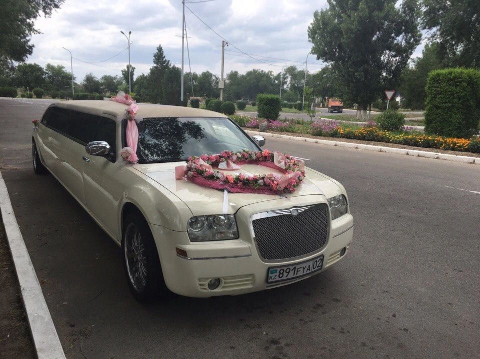 Прокат лимузинов в Алматы аренда авто с водителем Свадьбы выписки