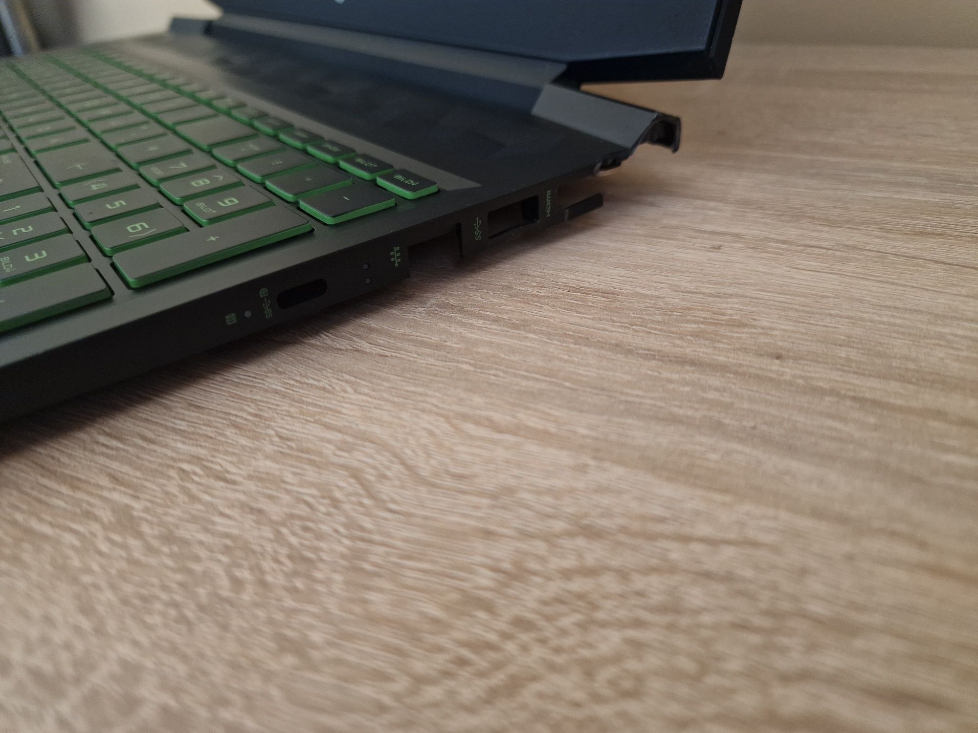 HP Pavilion Gaming 16.1 2020 без дъно (цял за части)
