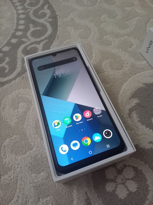 Телефон Vivo Yo4