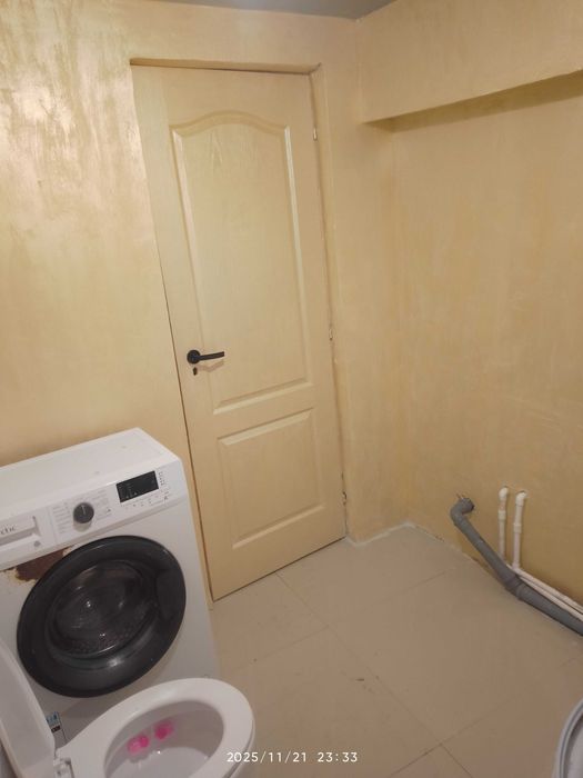 Închiriez garsonieră la casa 35 mp