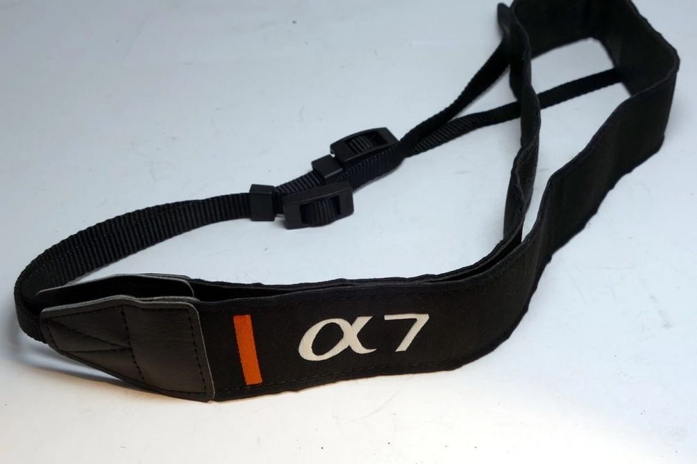 Ремень на шею и плечо для камеры Sony Alpha A7, ширина 3,5 см — оригин