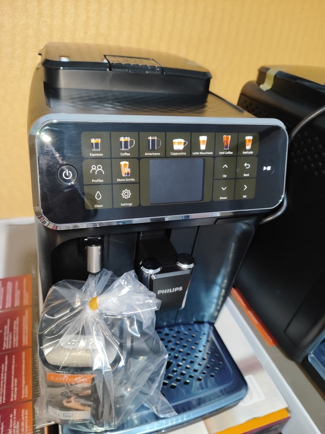Espressor automat Philips Seria 5500 2xAquaclean bonus