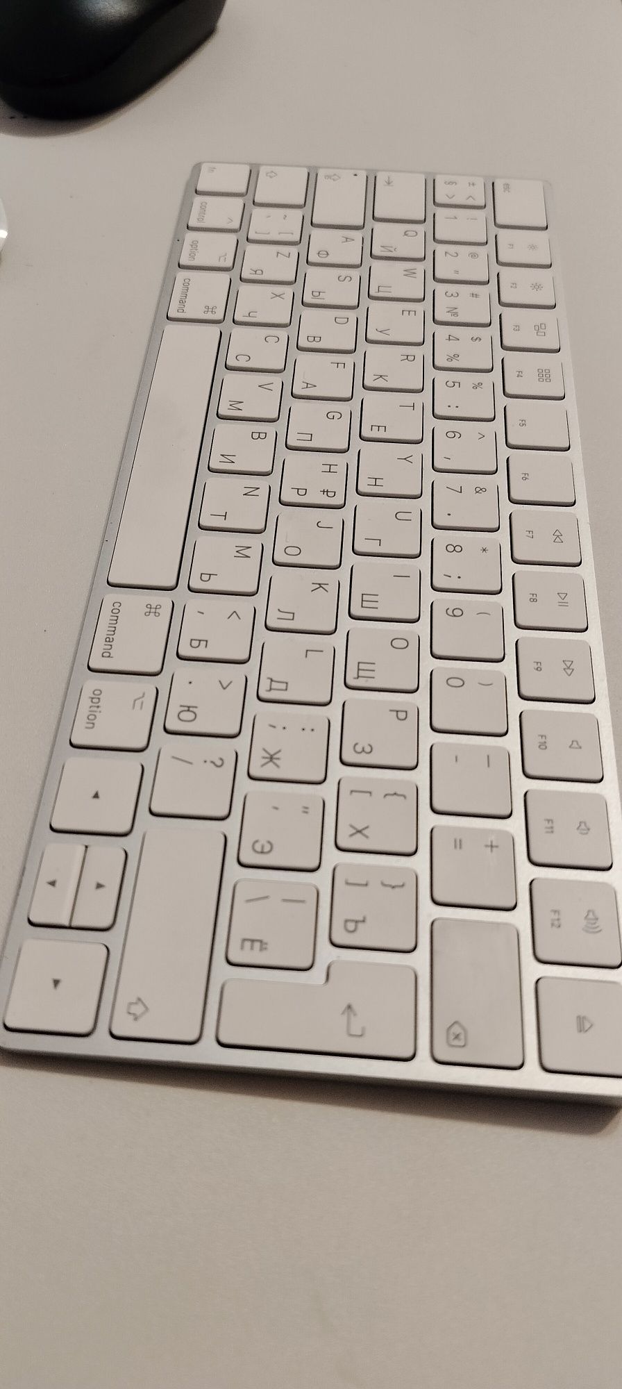 Apple magic mouse 2, magic keyboard 2.