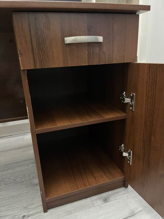 Продам компьютерный  стол