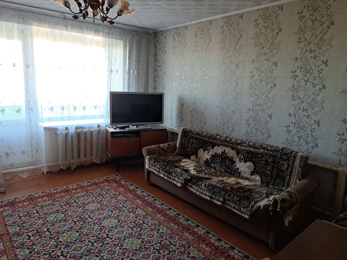 ПРОДАМ ЗХ  комнатную квартиру мкр Горный