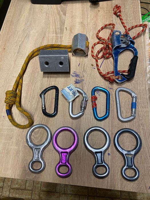 Карабинери и 8-ци