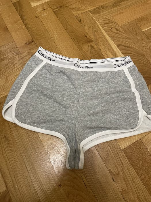 Дамски дънки панталони и къси calvin klein