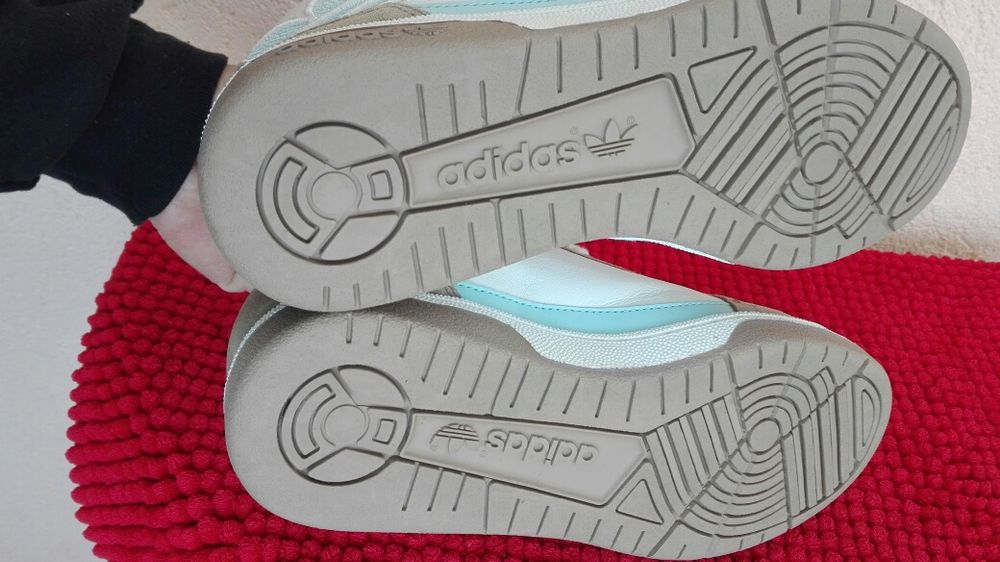 Bascheti Adidas nr 38 piele