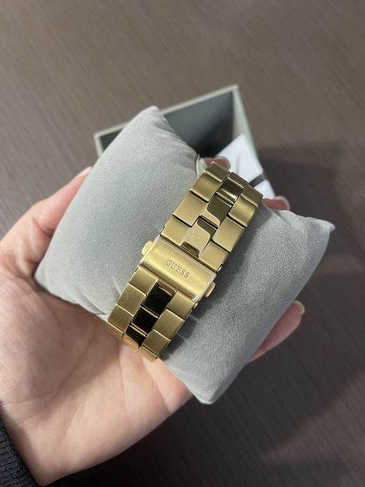 Ceas Guess, nou cu eticheta