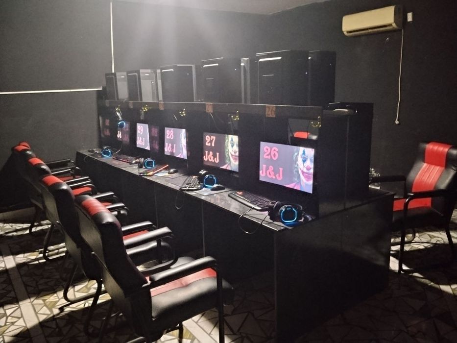 Kampyutr xona sotiladi srochna